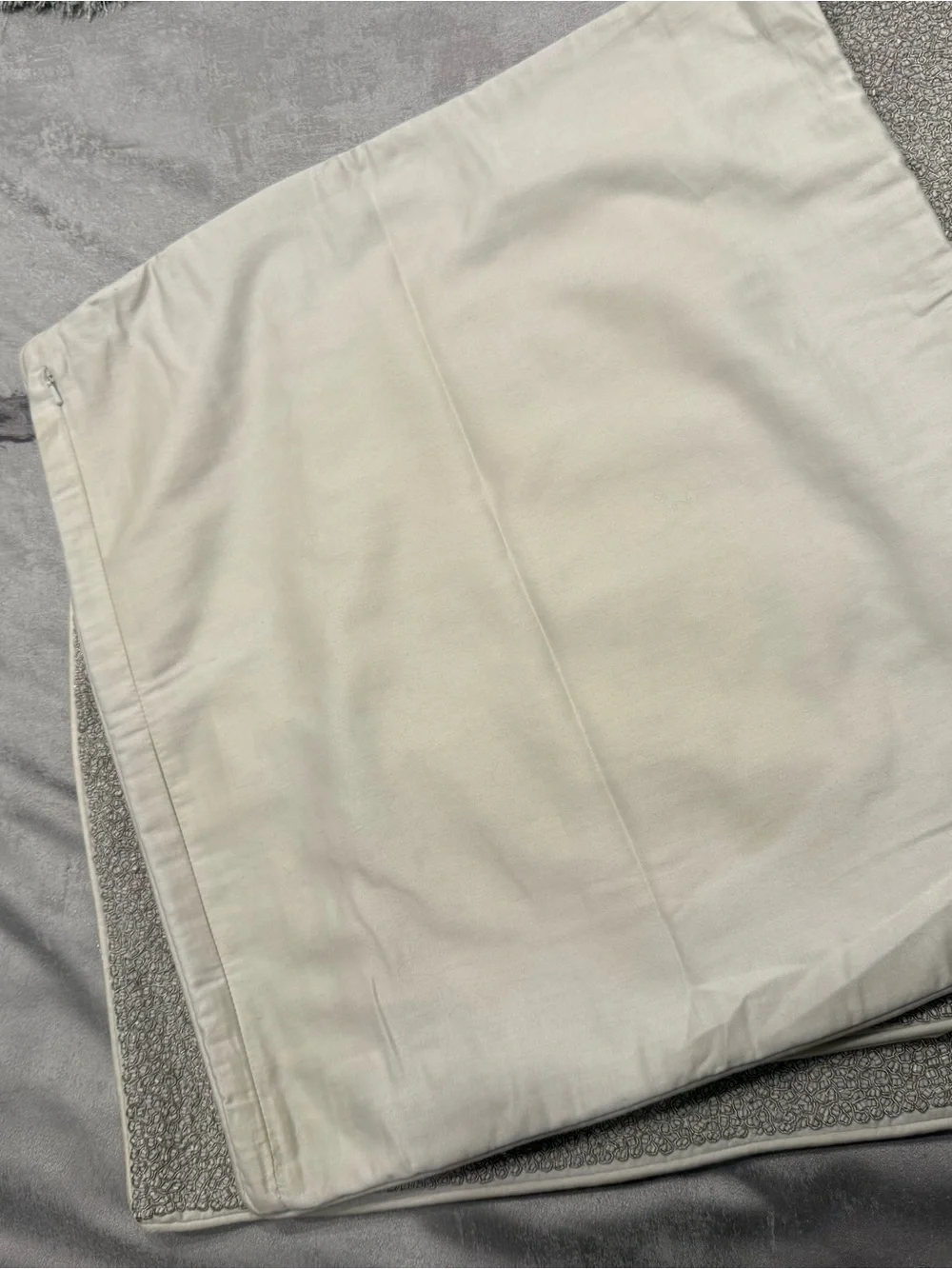 Nice Light Gray Set of 4 Pillow Covers